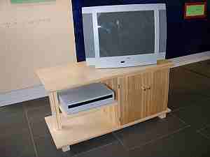 TV + Medienschrank in Ahorn + Olivesche
