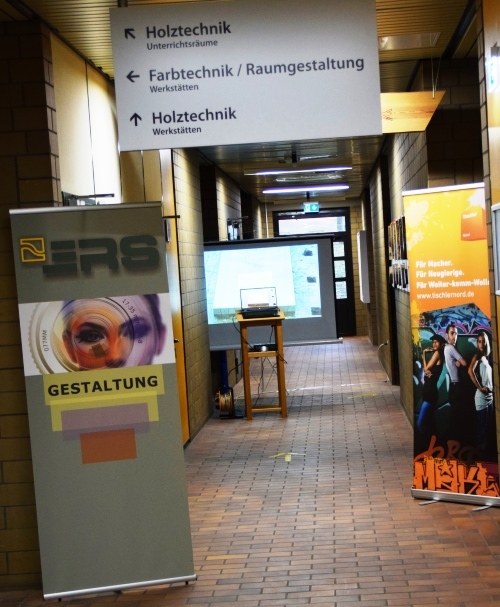 Weg_Holz_Farbe_Gestaltung