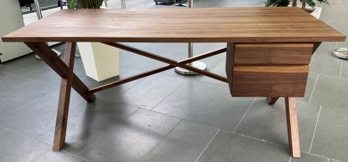 TI_GP_23_Schreibtisch_Brown