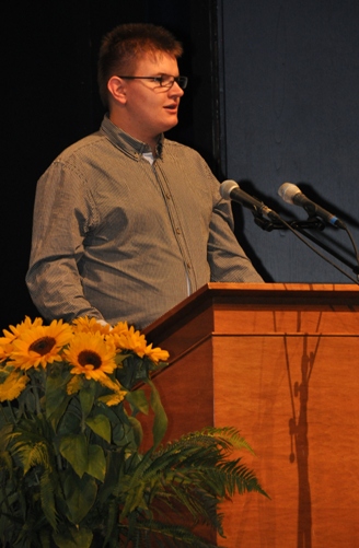 Schülersprecher M.-J. Kunz bei seiner Rede