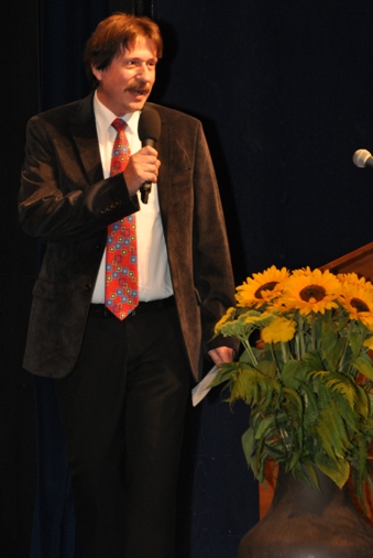 J. Stolle moderierte die Abschlussveranstaltung J. Stolle moderierte die Abschlussveranstaltung