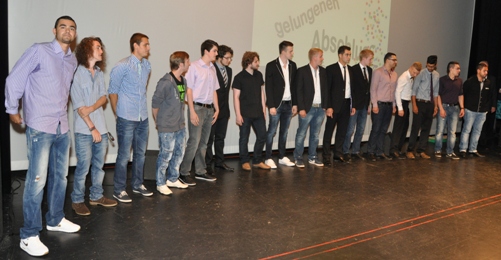 Die Schüler der Klasse FOT12.2 Die Schüler der Klasse FOT12.2