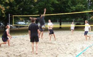 Beachvolleyball wird bei jedem Wetter gespielt!